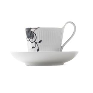 Royal Copenhagen Black Fluted mega musta kuppi ja aluslautanen 2 25 cl - korkea korva