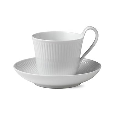 Royal Copenhagen White Fluted kuppi ja aluslautanen 25 cl - korkea korva